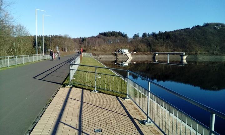 Leuchtturm am See